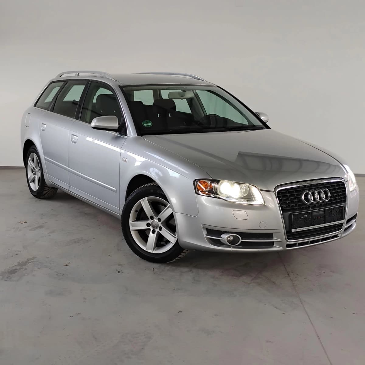 Audi A4 2.0 Tdi – vedere laterală