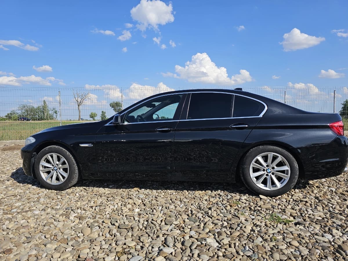 Bmw  F10 3.0 D – vedere laterală