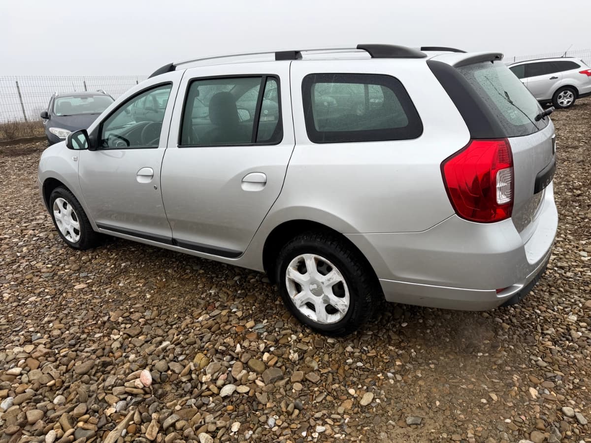 Logan  Mcv 1.2 GPL – scaune