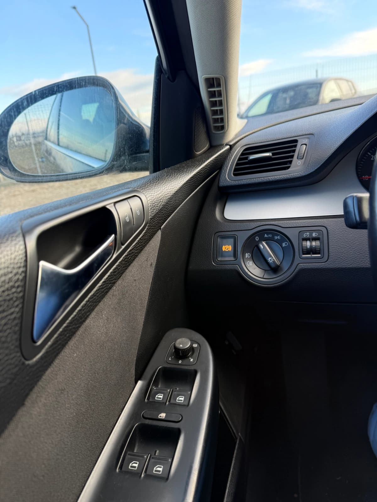 Volkswagen  Passat b6 2.0 D – bord