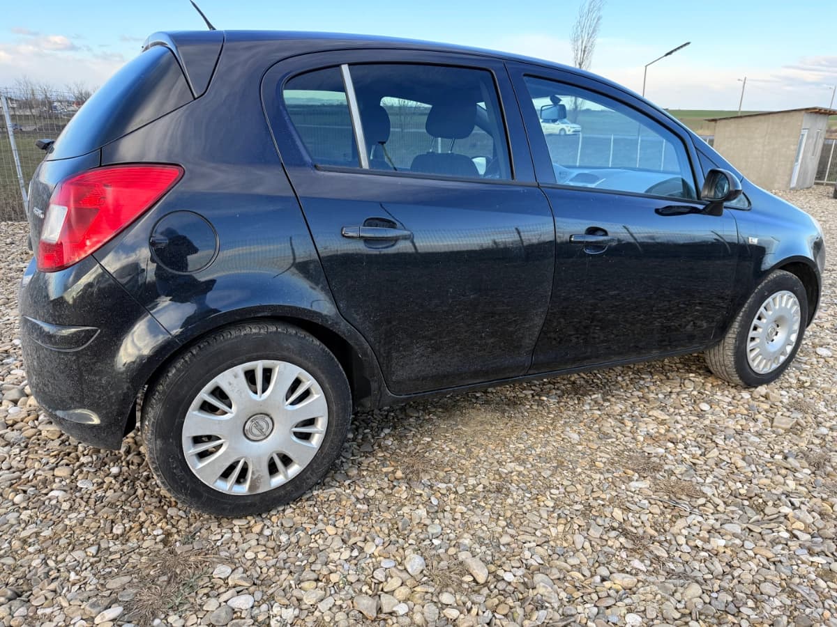 Opel Corsa D 1.2 benzină – bord