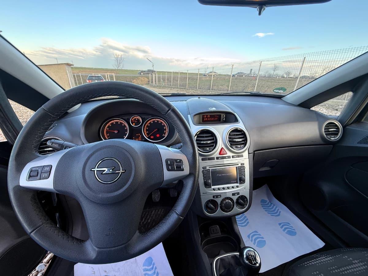 Opel Corsa D 1.2 benzină – vedere 9