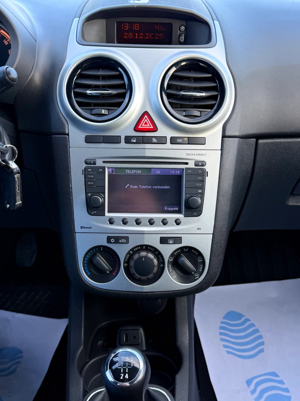 Opel Corsa D 1.2 benzină – vedere 10