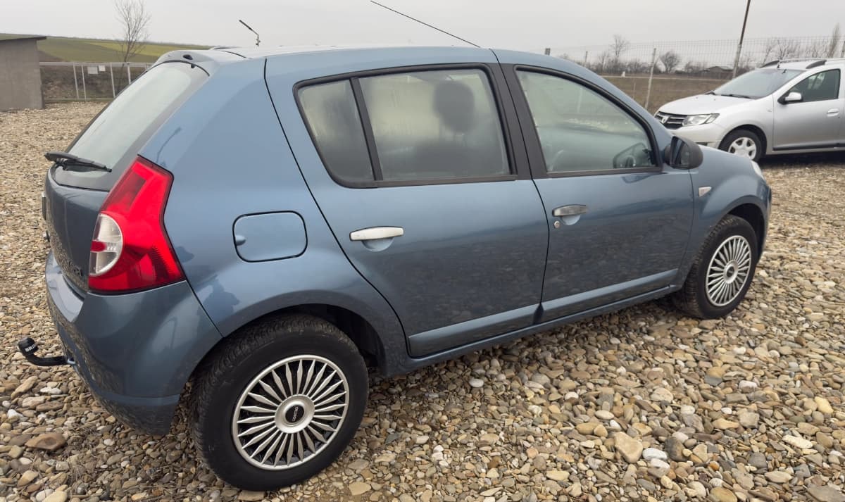 Logan Sandero 1.6 benzină – bord