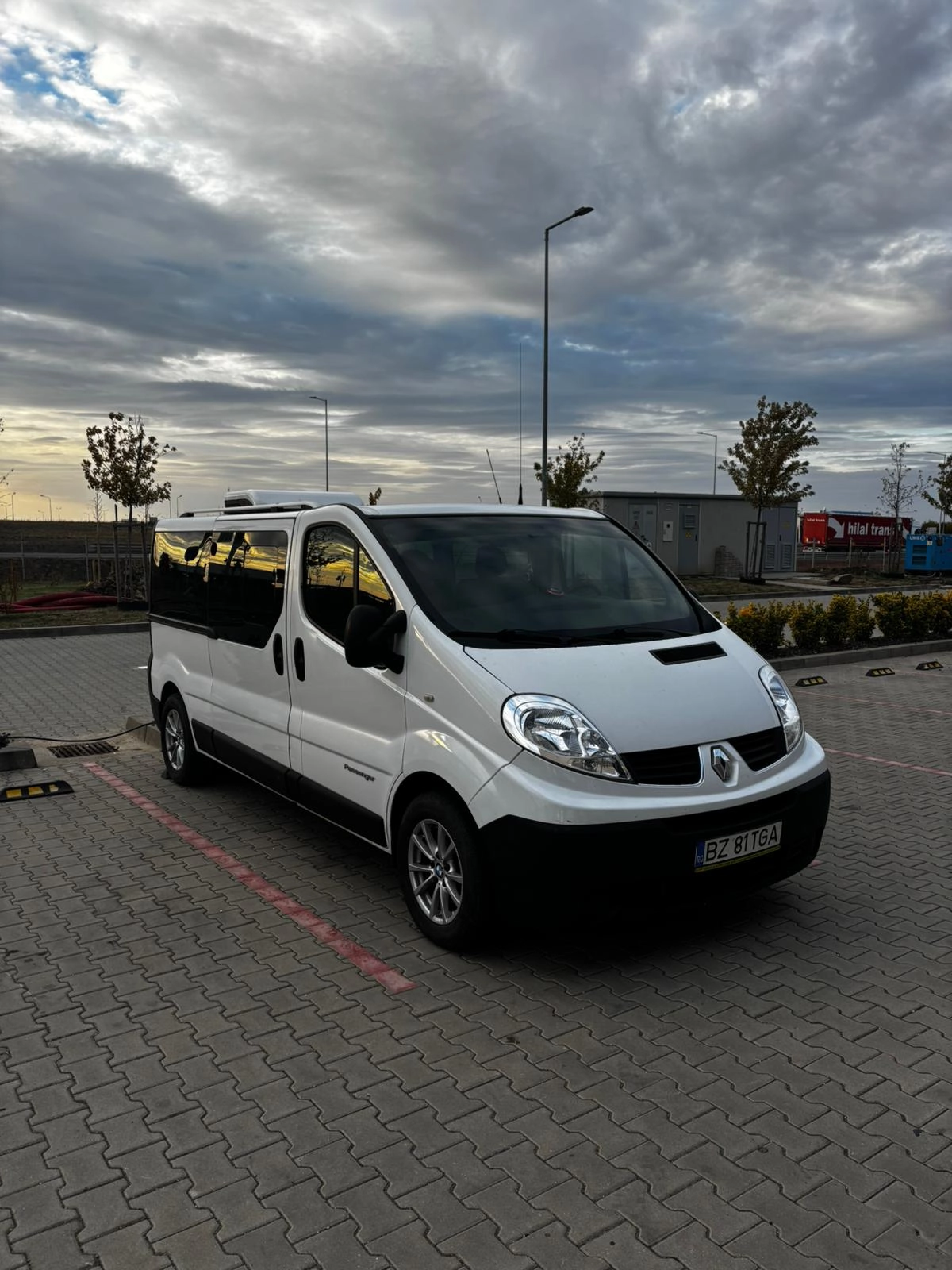 Renault  Trafic